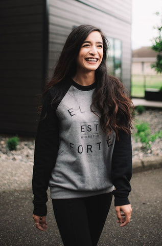 Elle est Forte Baseball Raglan Sweatshirt