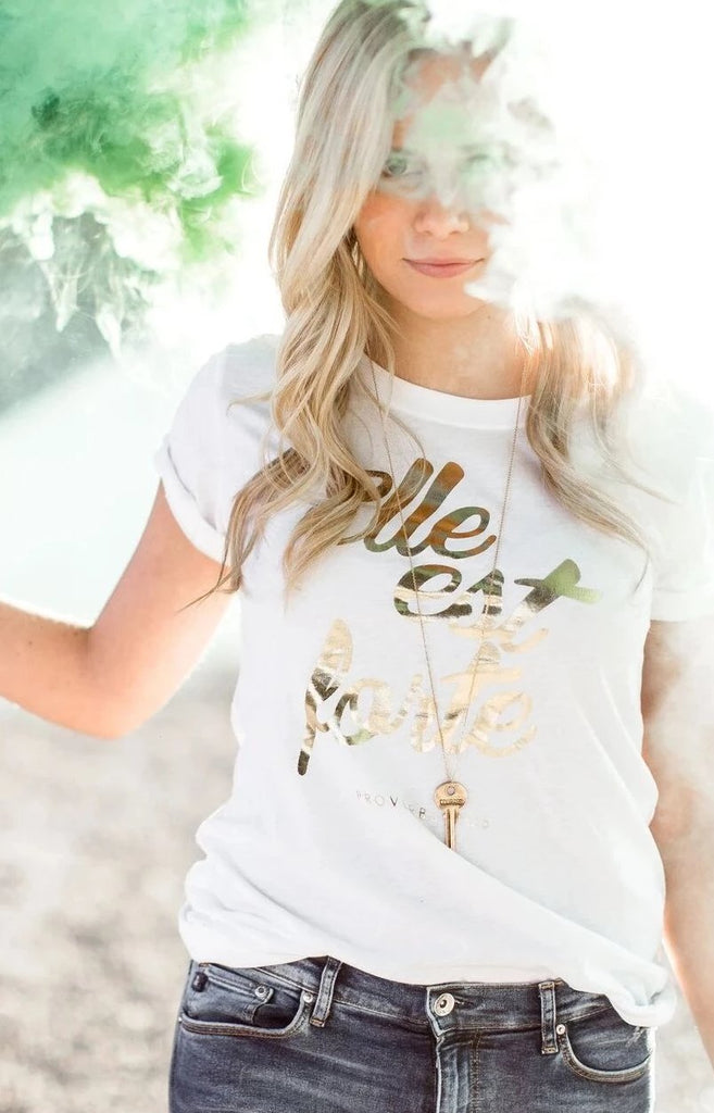 White/Gold Foil - Elle est forte Tee